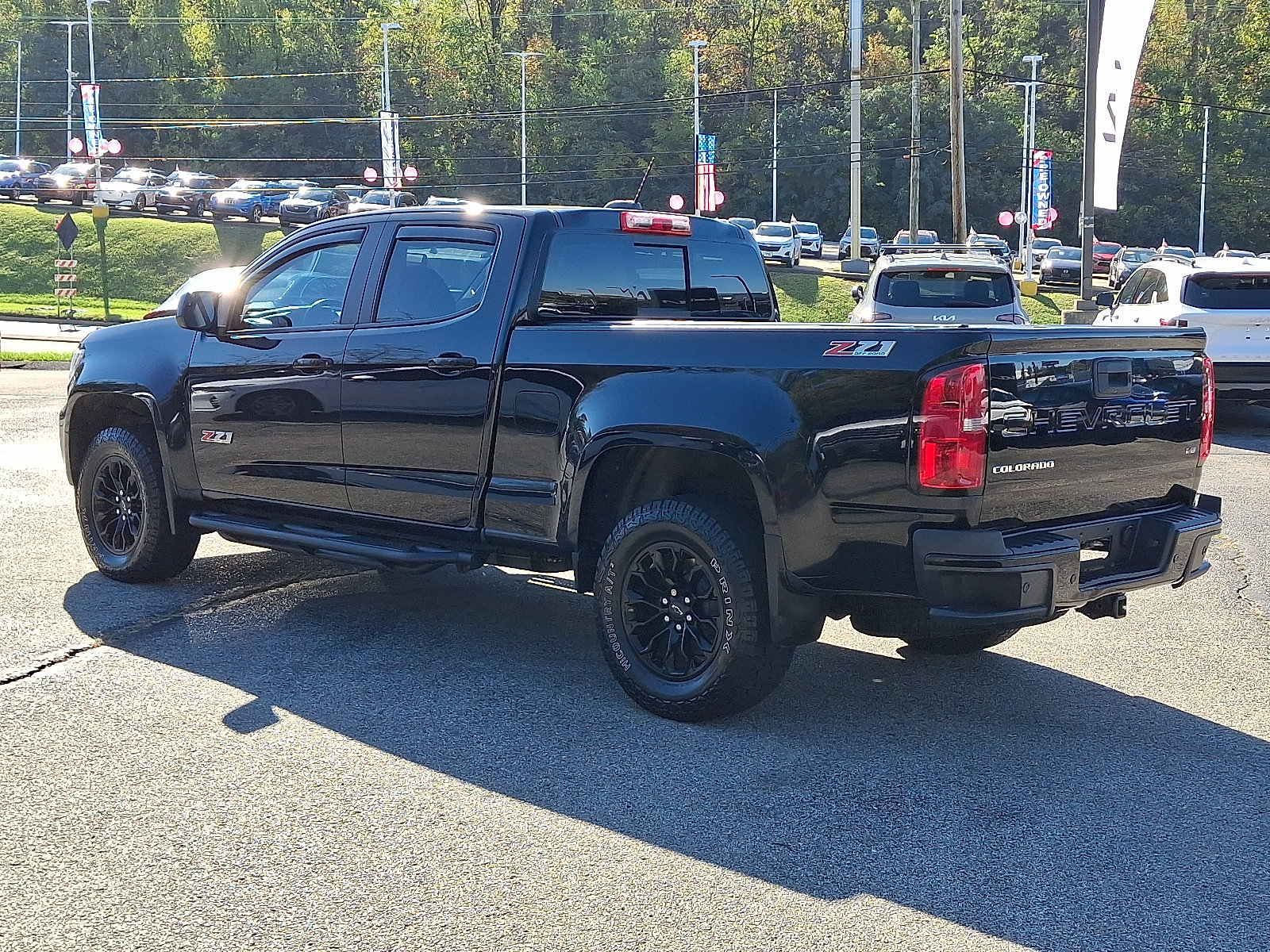 Used 2022 Chevrolet Colorado Z71 w/ Z71 Midnight Edition AWD/4WD image 4