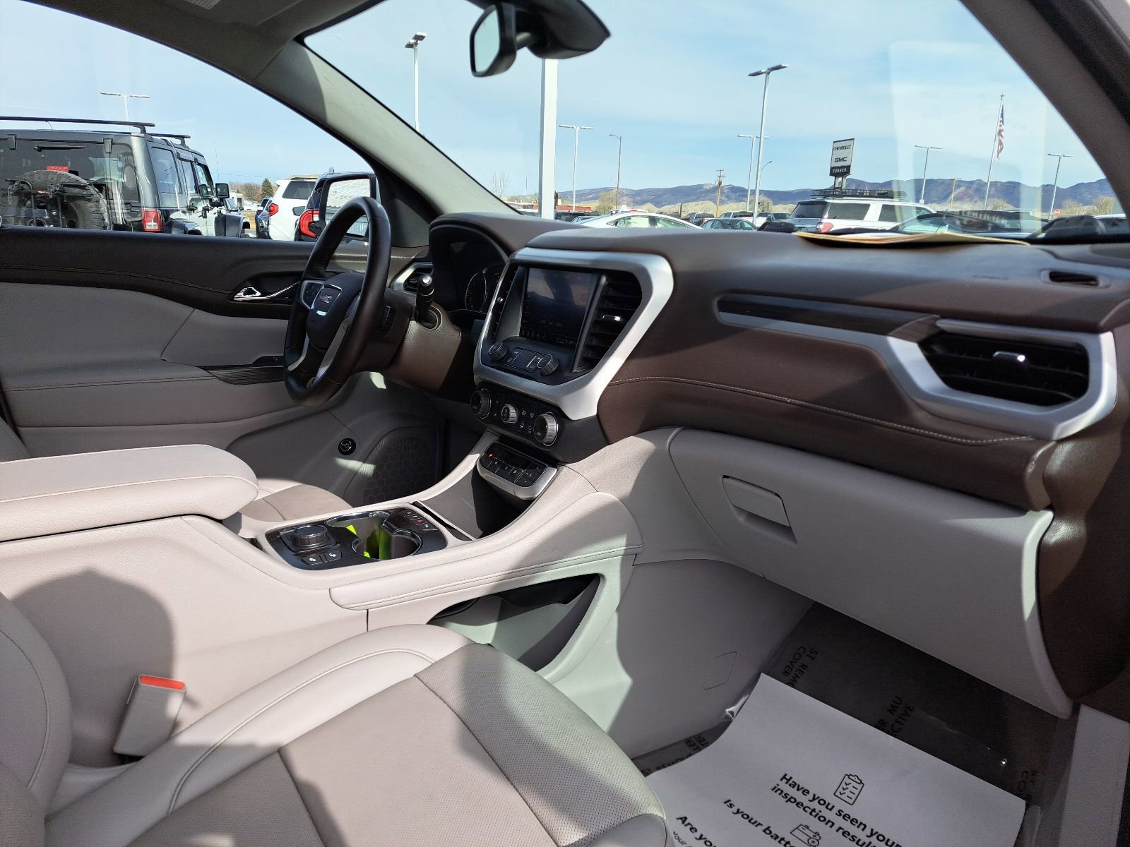 Used 2023 GMC Acadia SLT image 39