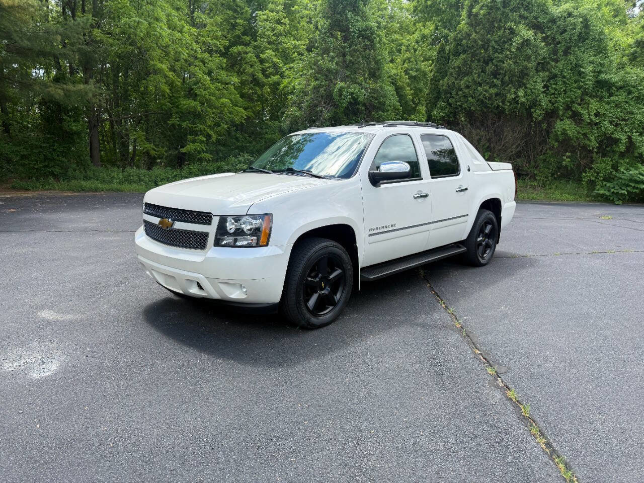 Used 2013 Chevrolet Avalanche LTZ
