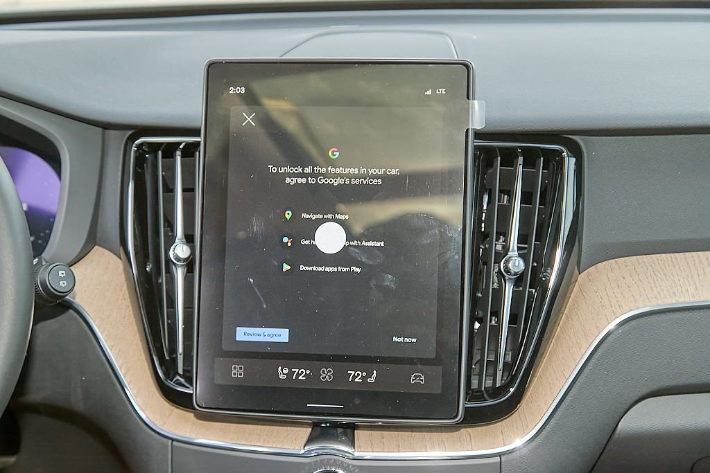 New 2026 Volvo XC60 B5 Plus w/ Protection Package Premier image 25