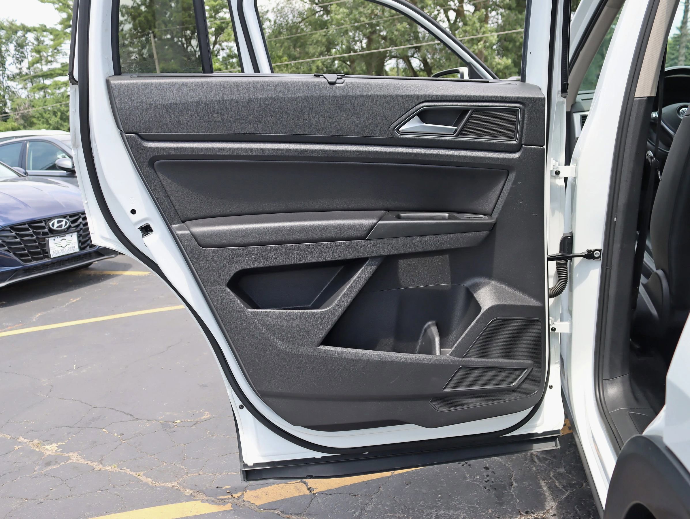 Used 2018 Volkswagen Atlas SE image 34