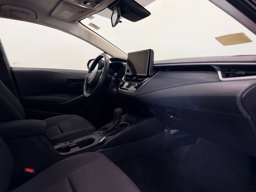 Used 2026 Toyota Corolla LE FWD image 17