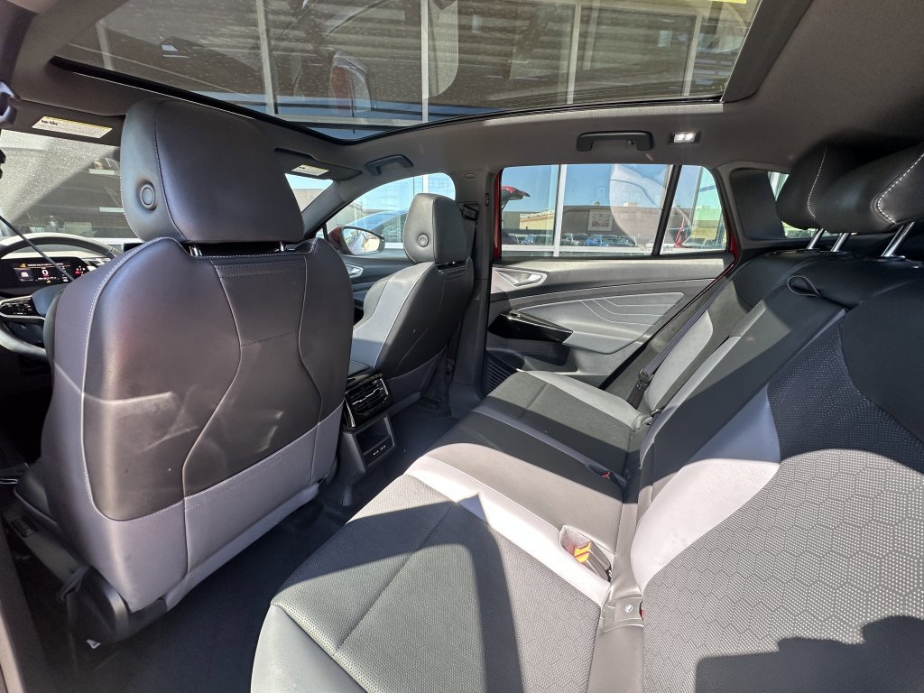 Used 2023 Volkswagen ID.4 S image 40