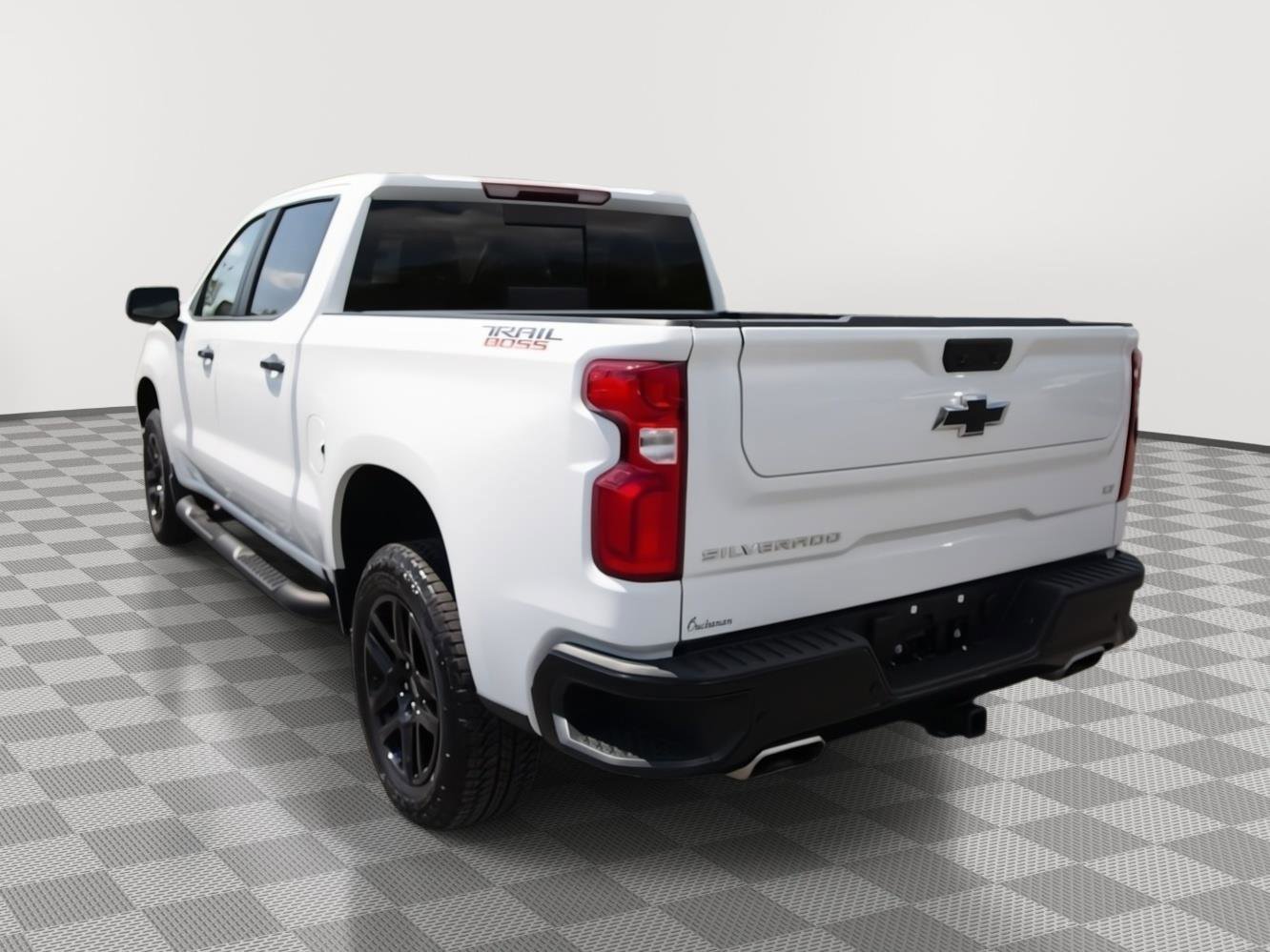 Used 2025 Chevrolet Silverado 1500 LT Trail Boss w/ Convenience Package II AWD/4WD image 8