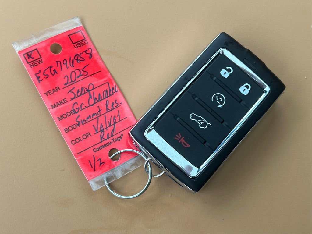 New 2025 Jeep Grand Cherokee Summit image 38