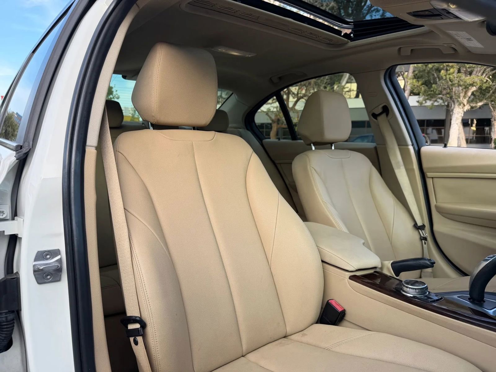 Used 2014 BMW 320i Sedan RWD image 16