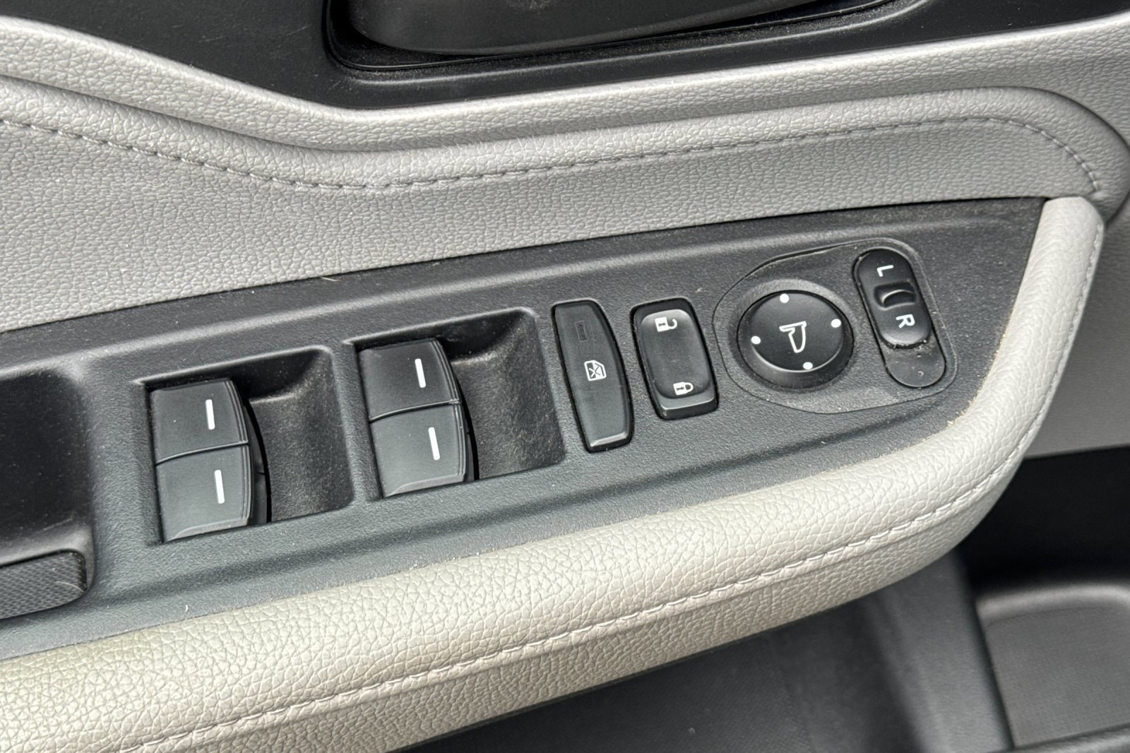 Used 2023 Honda Odyssey EX-L image 13