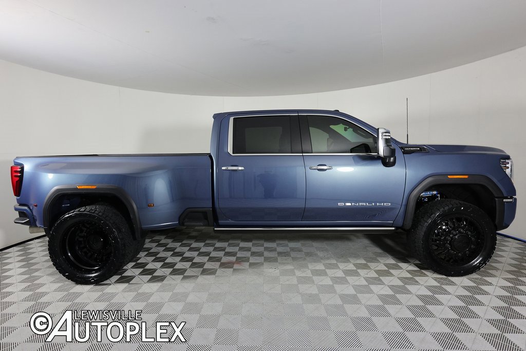 Used 2025 GMC Sierra 3500 Denali Ultimate image 4