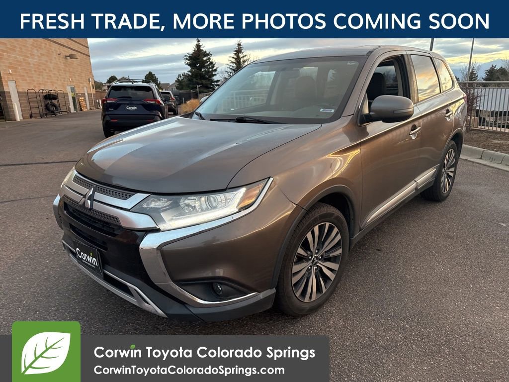 Used 2019 Mitsubishi Outlander AWD image 3