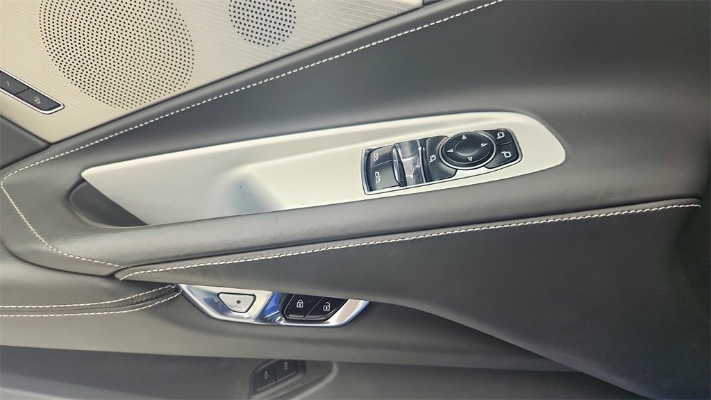 Used 2021 Chevrolet Corvette Stingray w/ Z51 Performance Package image 25