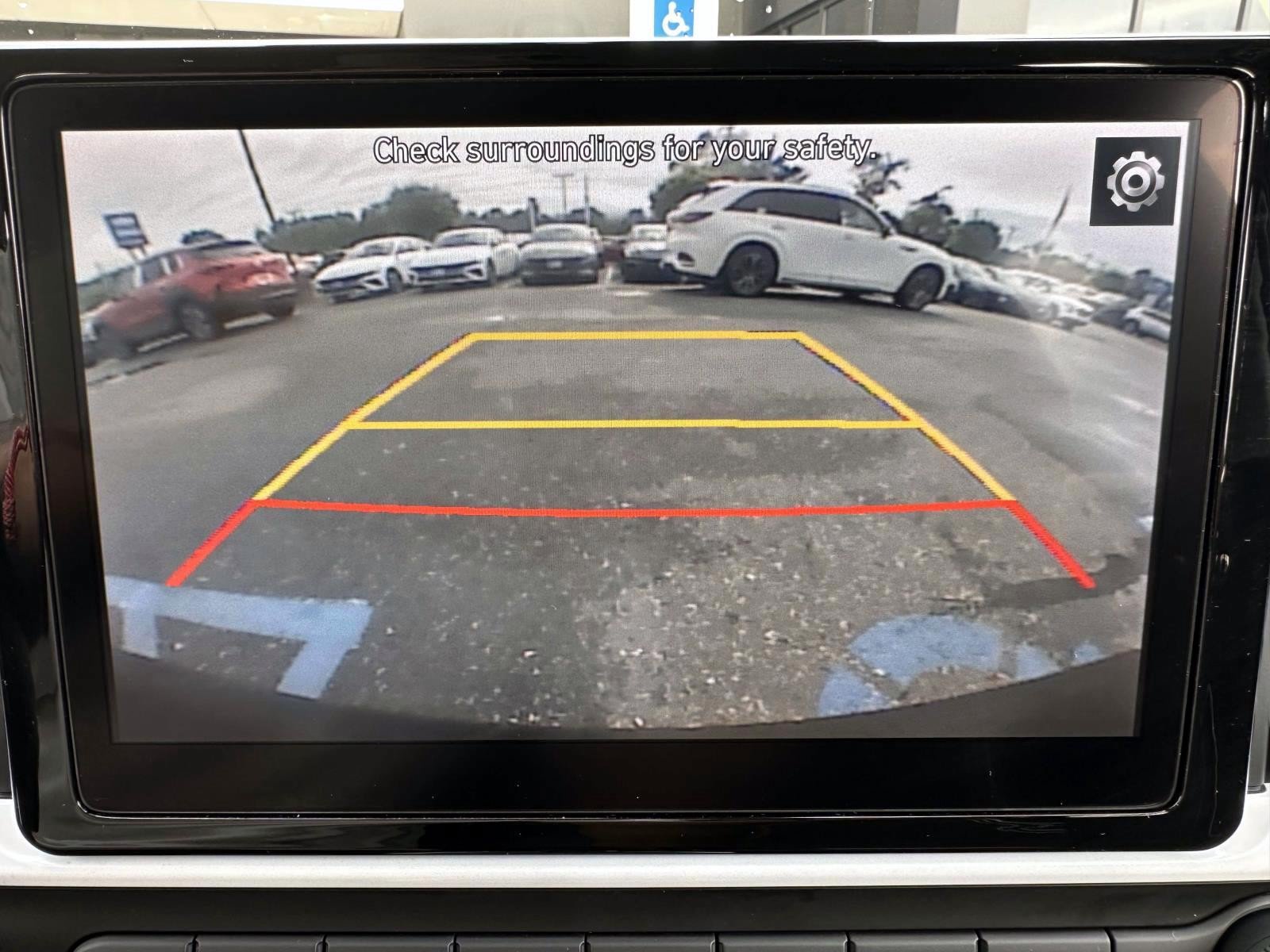 Used 2022 Hyundai Venue Limited FWD image 21
