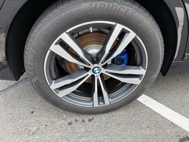 Used 2020 BMW X7 xDrive40i w/ M Sport Package AWD/4WD image 39