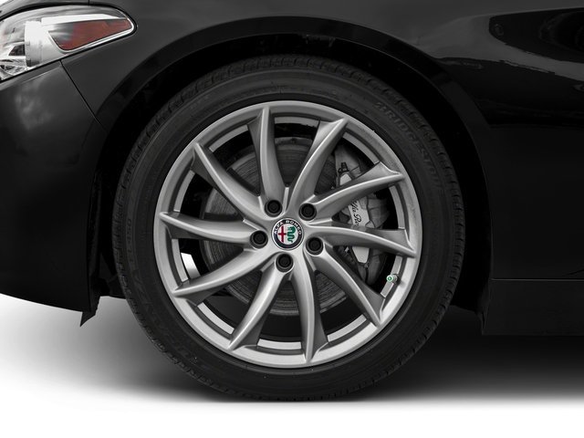 Used 2017 Alfa Romeo Giulia Ti w/ TI 19" Sport Package RWD image 14