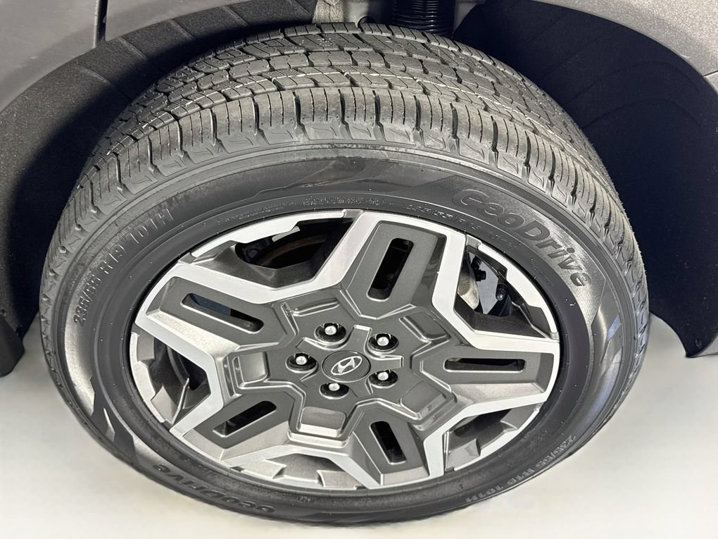 Used 2023 Hyundai Santa Fe Limited w/ Cargo Package AWD/4WD image 32