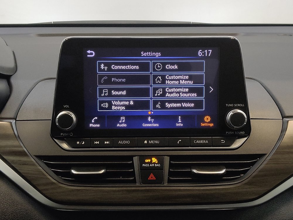 Used 2025 Nissan Altima 2.5 SV FWD image 25