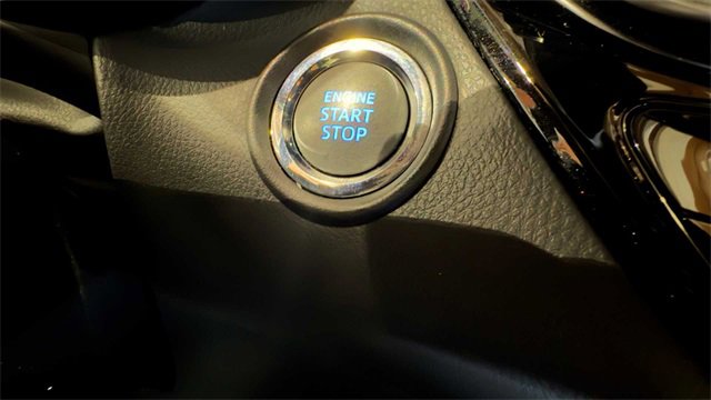 Used 2019 Toyota C-HR XLE image 33