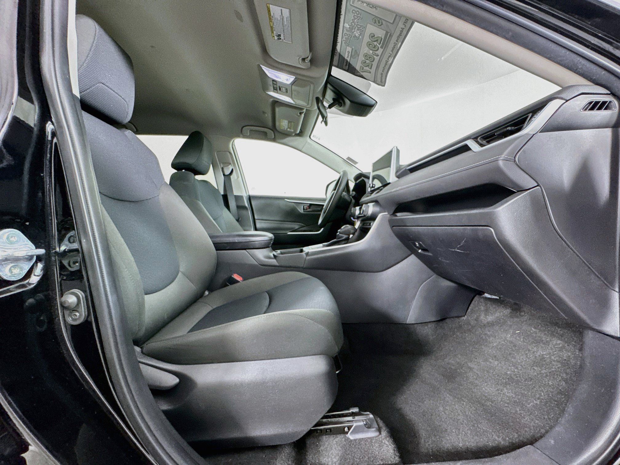 Certified 2023 Toyota RAV4 LE AWD/4WD image 27