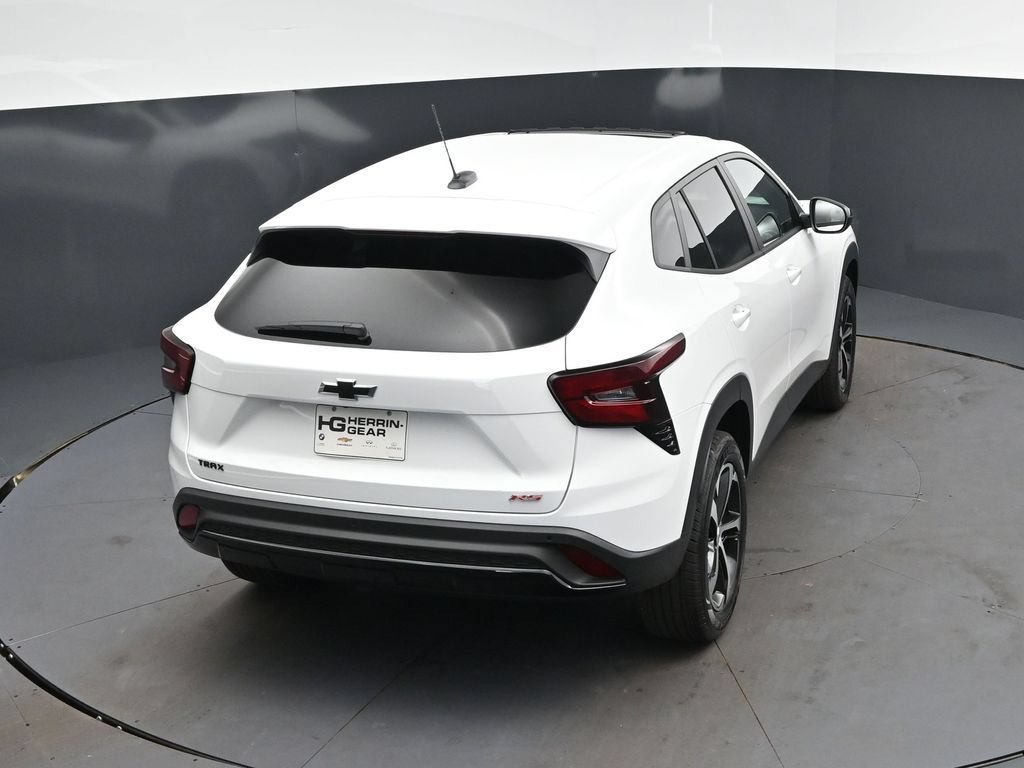 New 2026 Chevrolet Trax RS w/ Sunroof Package FWD image 34
