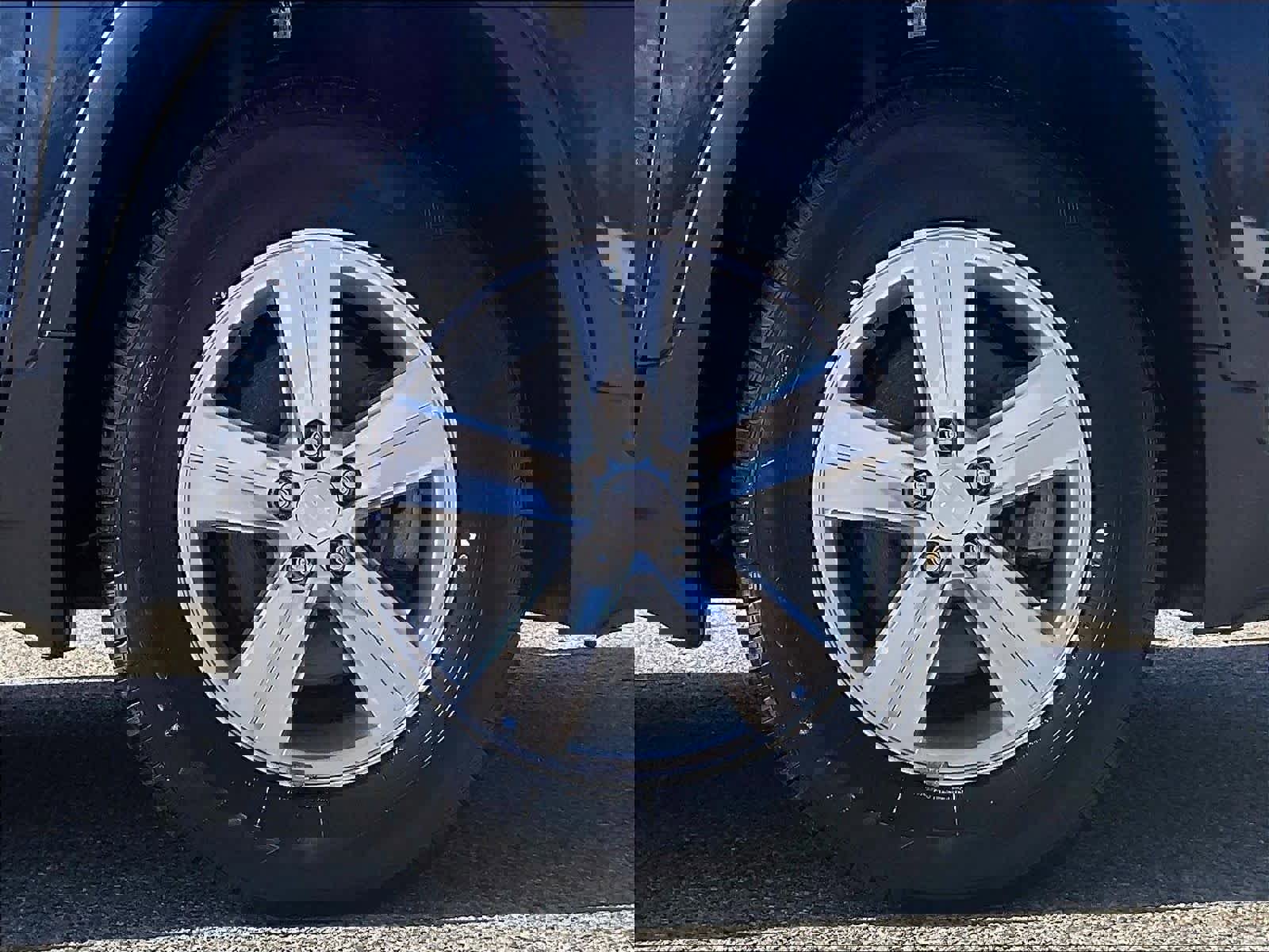 Used 2019 Chevrolet Trax LT w/ Sun & Sound Package image 6