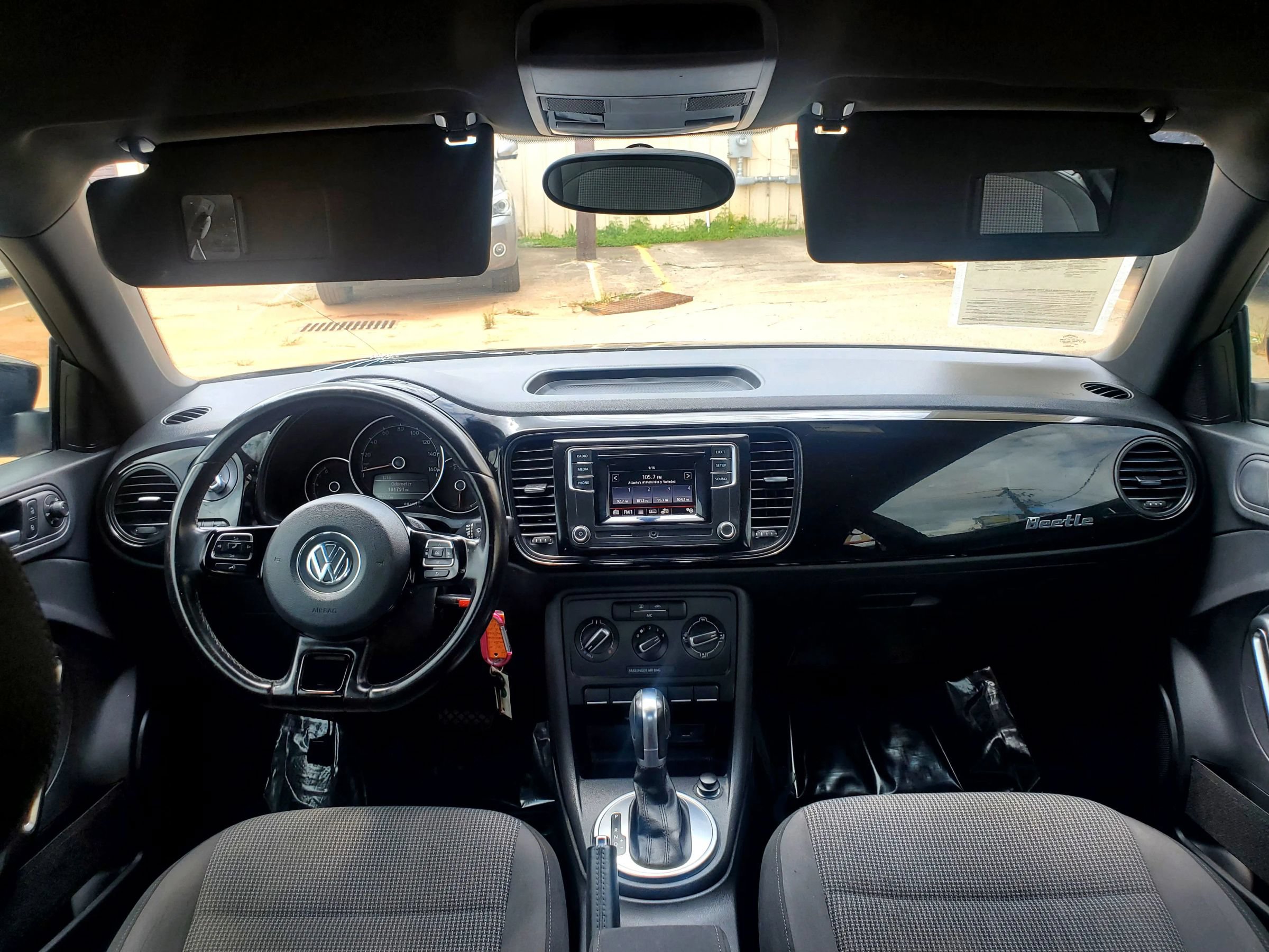 Used 2019 Volkswagen Beetle 2.0T S FWD image 28
