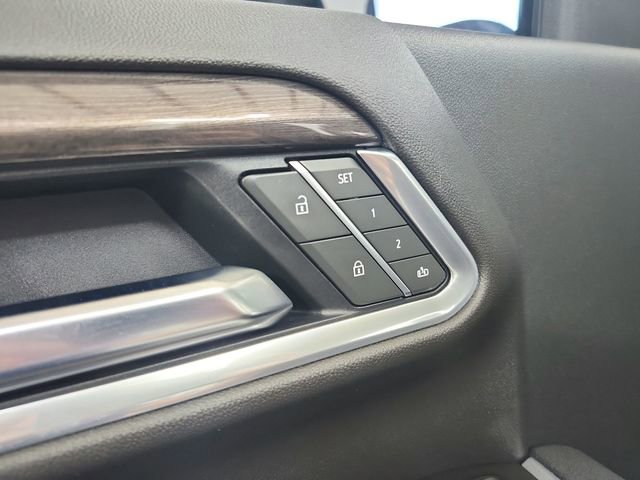 Used 2025 Chevrolet Silverado 2500 LTZ w/ LTZ Convenience Package image 21