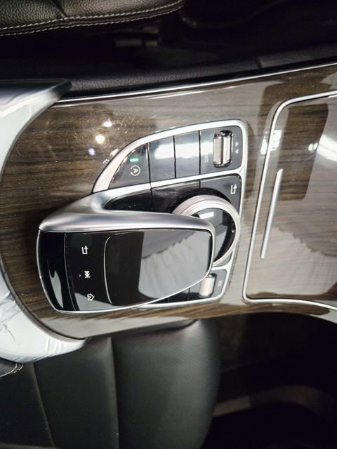 Used 2019 Mercedes-Benz C 300 4MATIC Sedan image 25