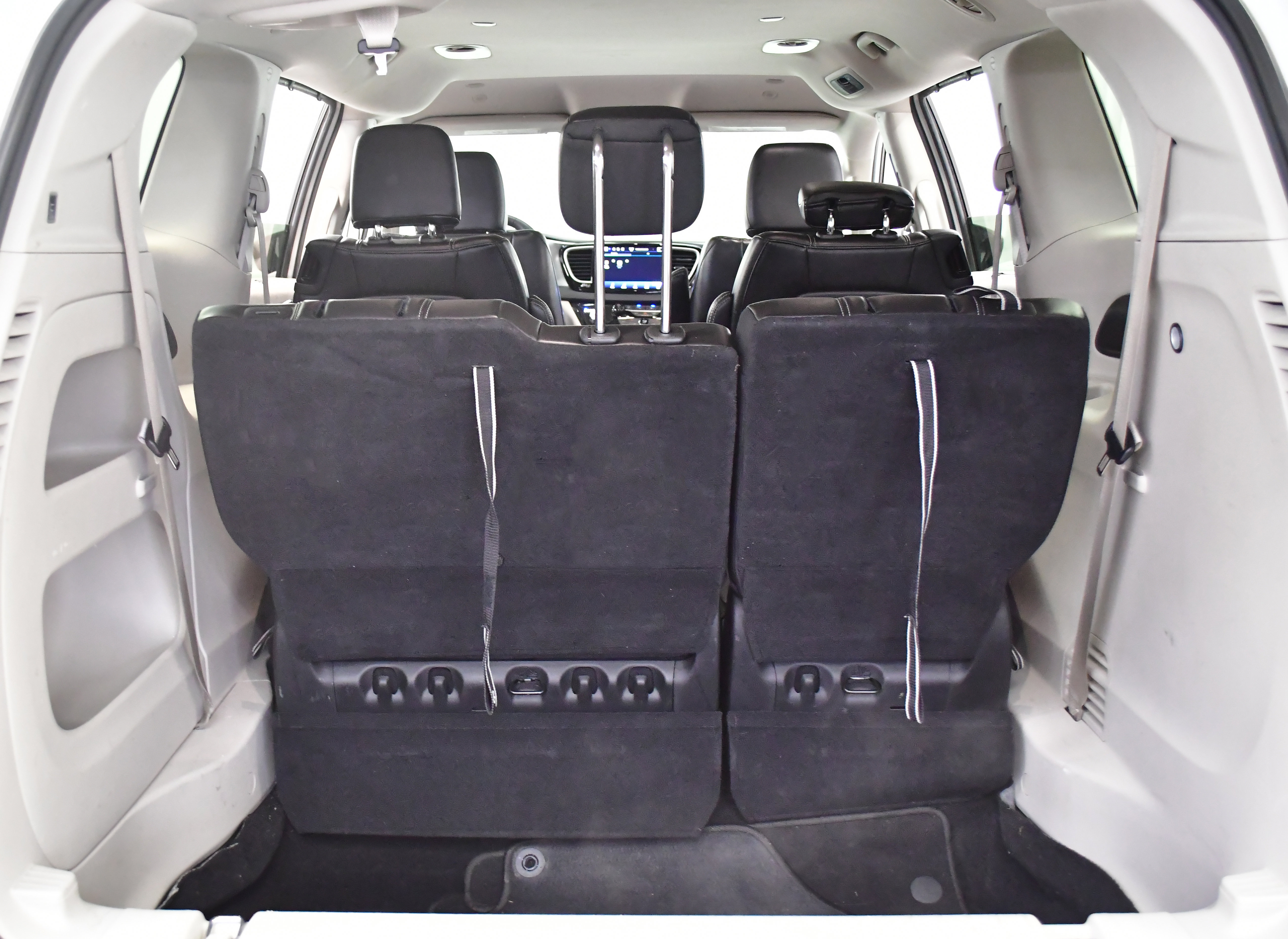 Used 2023 Chrysler Pacifica Touring-L image 23