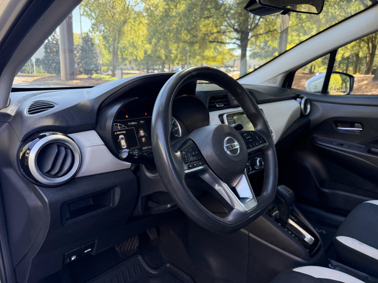 Used 2021 Nissan Versa SV FWD image 10