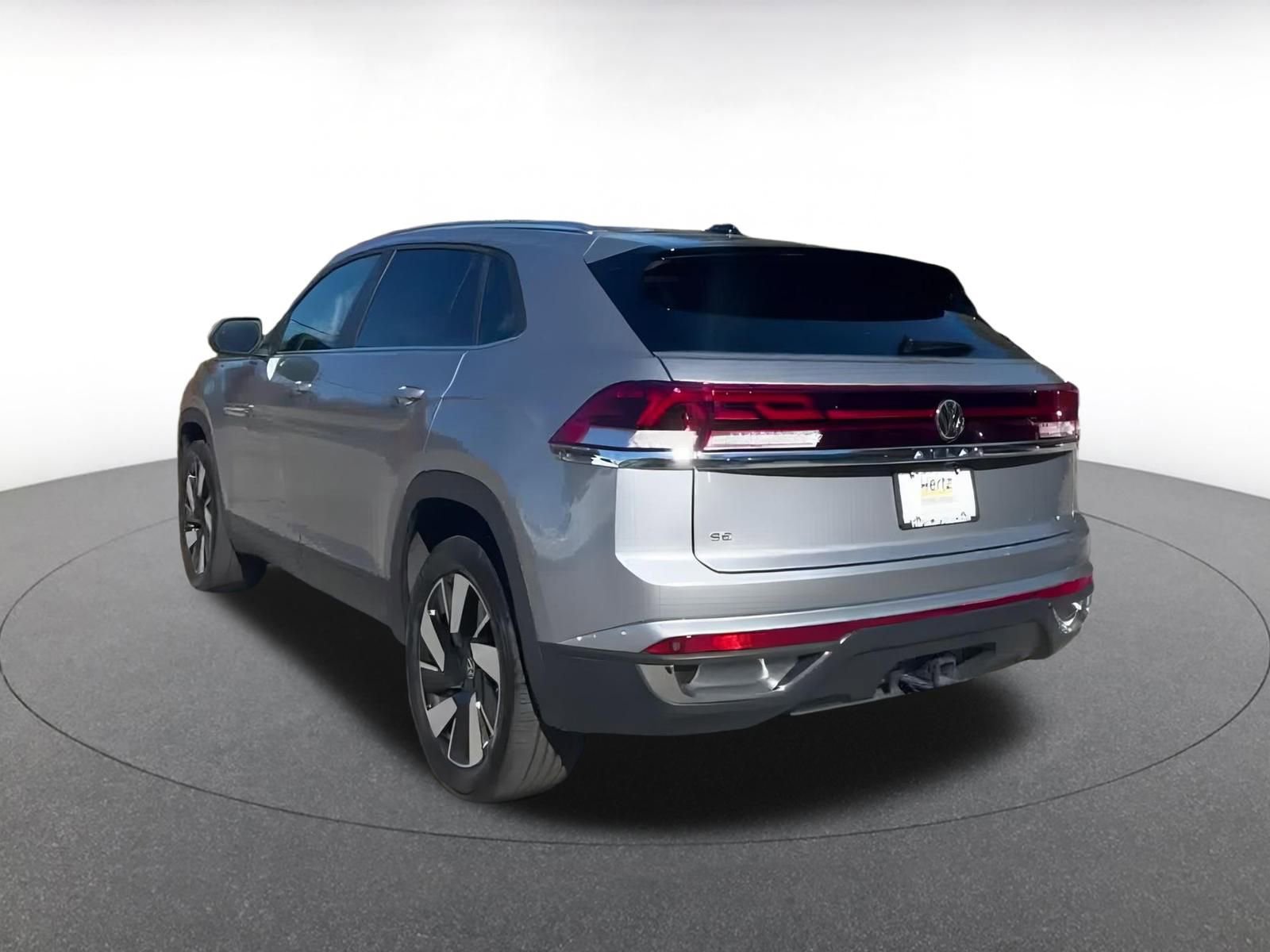 Used 2025 Volkswagen Atlas Cross Sport SE image 11