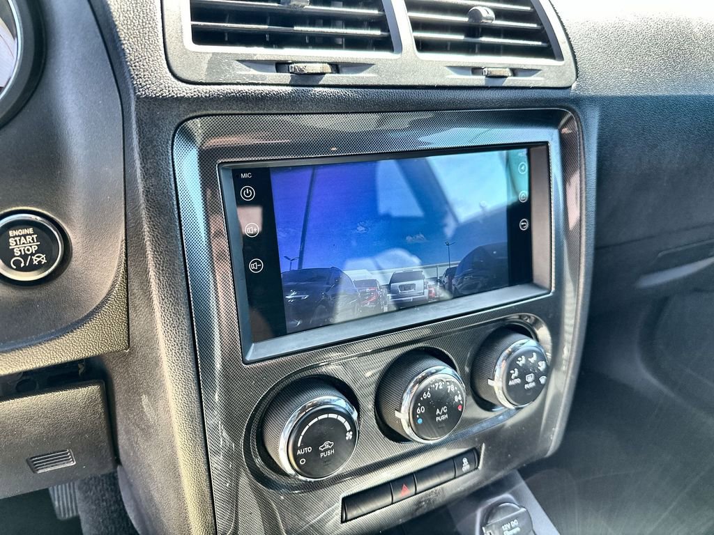 Used 2014 Dodge Challenger SXT image 29