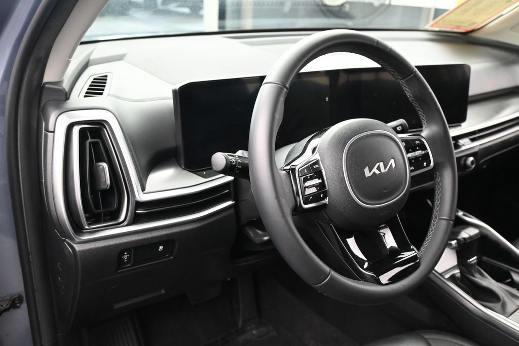 Used 2024 Kia Sorento S FWD image 15