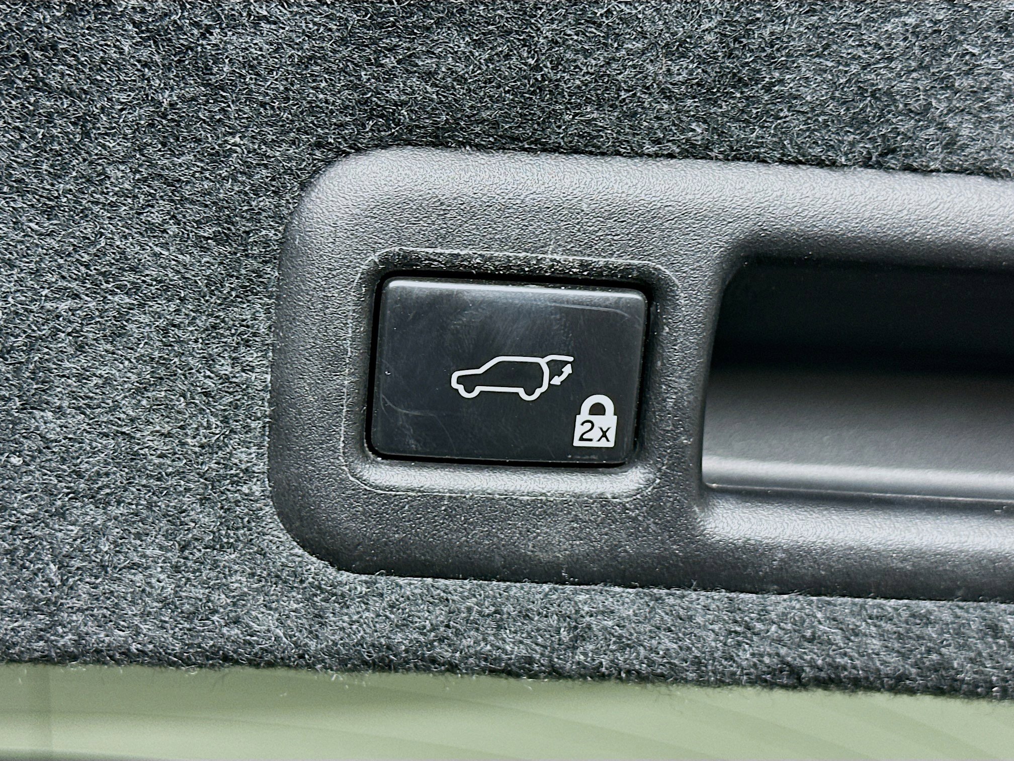 Used 2017 Lexus RX 450h AWD w/ Cold Weather Package image 31