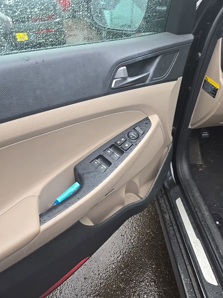 Used 2017 Hyundai Tucson Limited w/ Cargo Package image 7