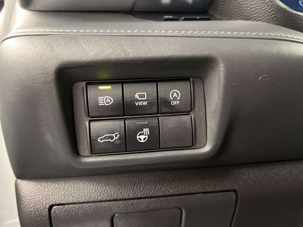 Used 2024 Toyota Highlander Platinum image 26