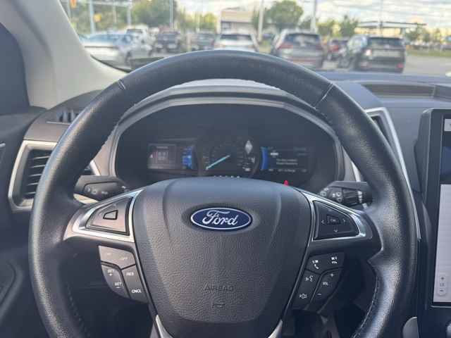 Used 2023 Ford Edge SEL image 14