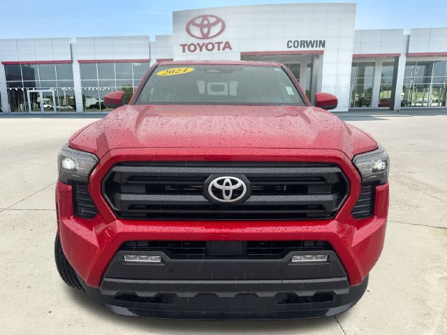 Used 2024 Toyota Tacoma SR5 AWD/4WD image 9