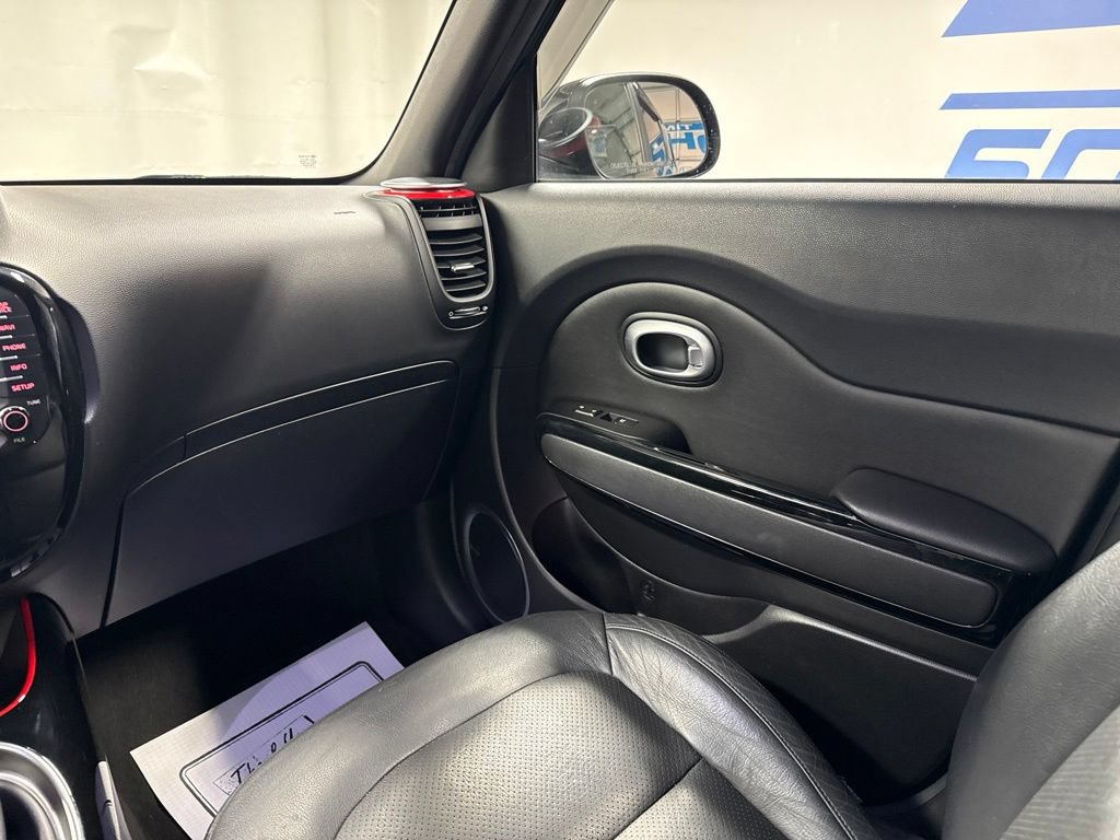 Used 2015 Kia Soul + FWD image 14