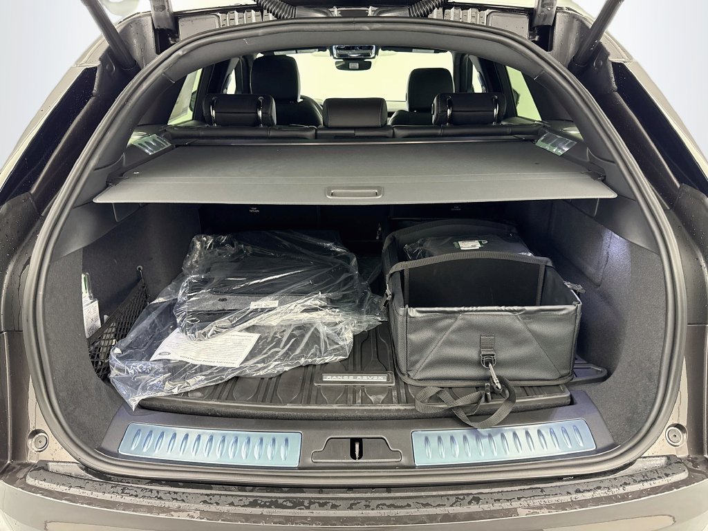 New 2026 Land Rover Range Rover Velar Belgravia AWD/4WD image 27