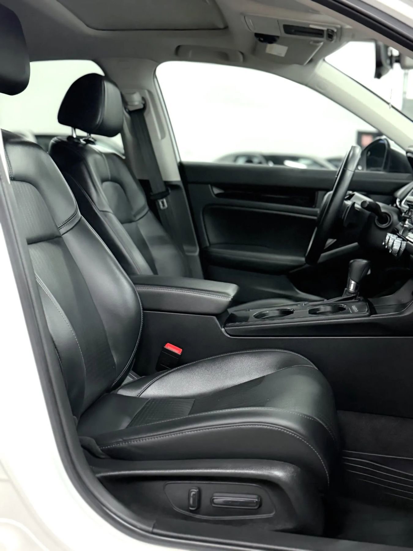 Used 2023 Honda Civic Touring image 14