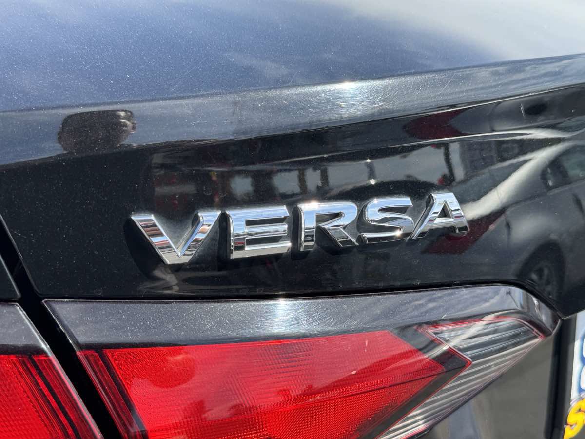 Used 2021 Nissan Versa S FWD image 11