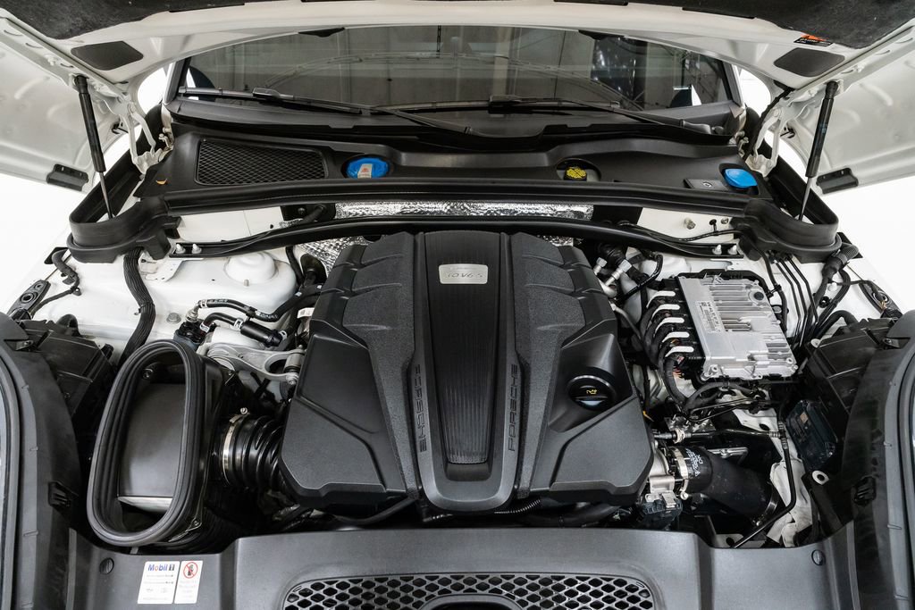 Used 2020 Porsche Macan S image 3