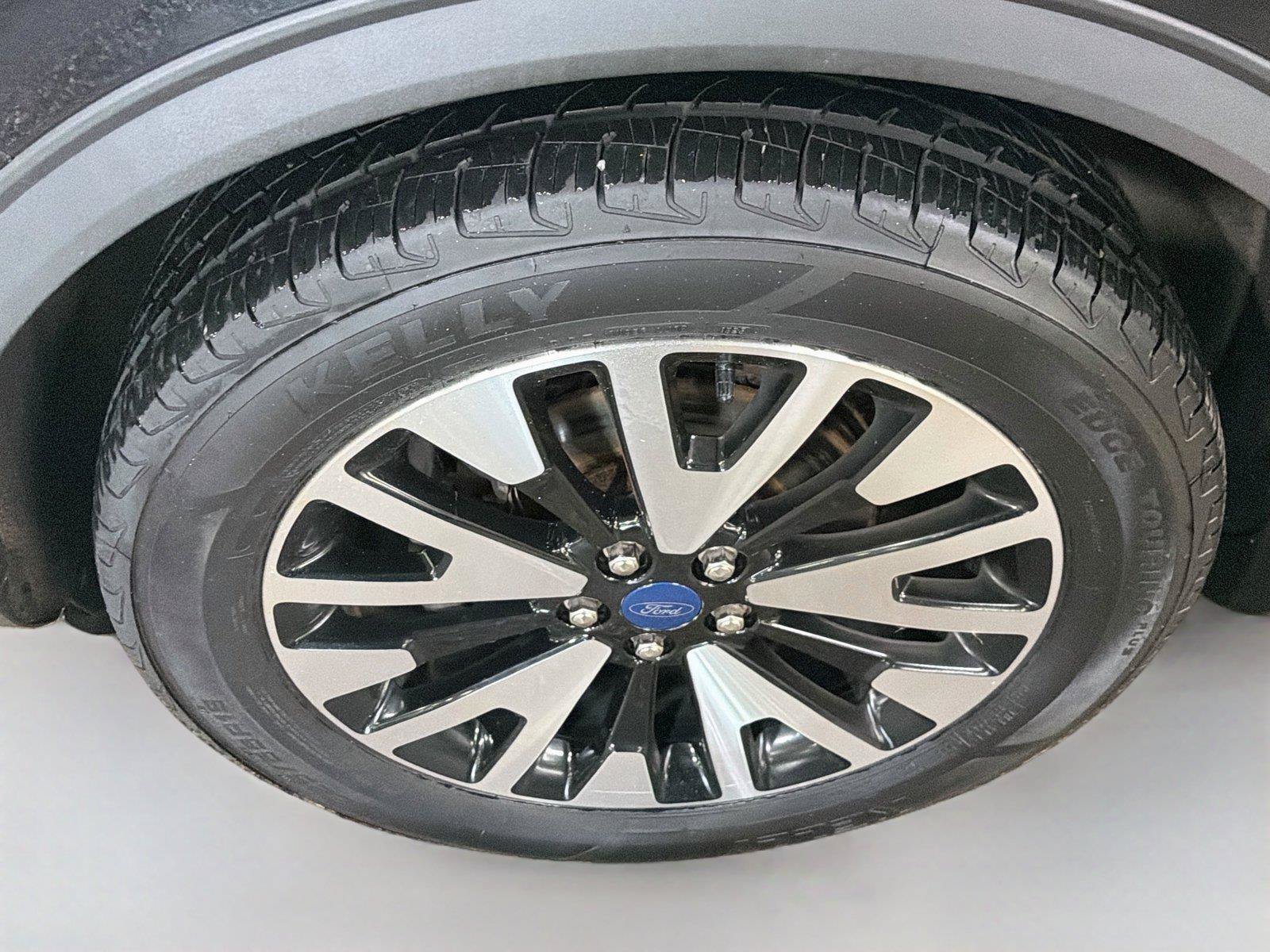 Used 2020 Ford Escape SEL AWD/4WD image 28