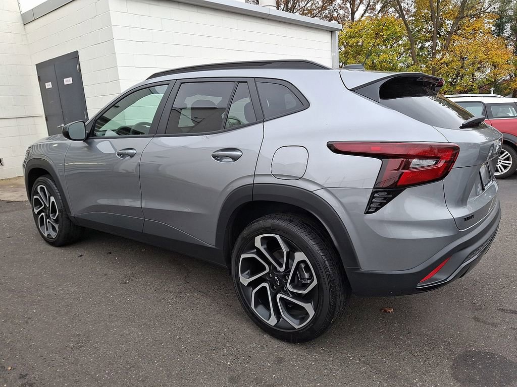 Used 2025 Chevrolet Trax RS image 6