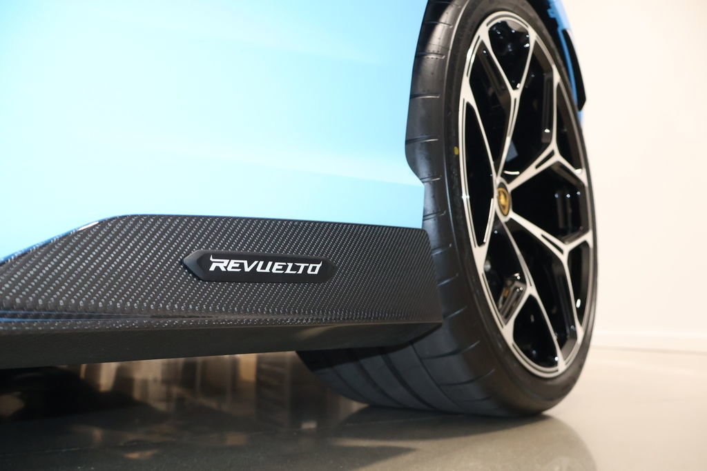 Used 2025 Lamborghini Revuelto AWD/4WD image 81