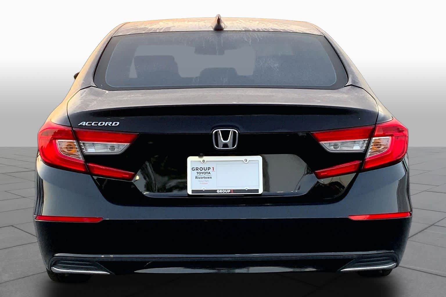Used 2018 Honda Accord EX image 5