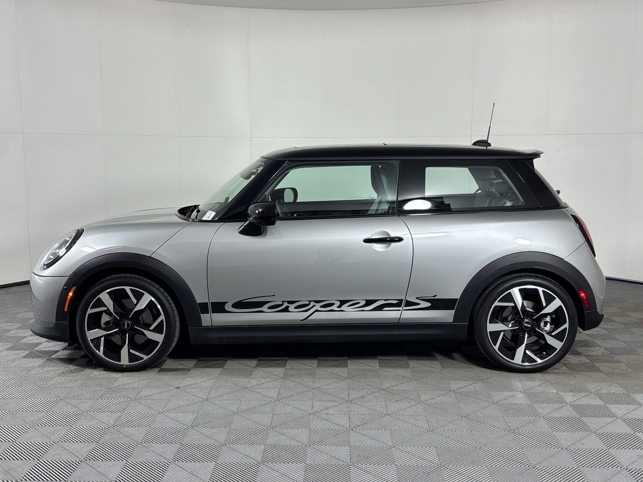 Used 2026 MINI Cooper S FWD image 2