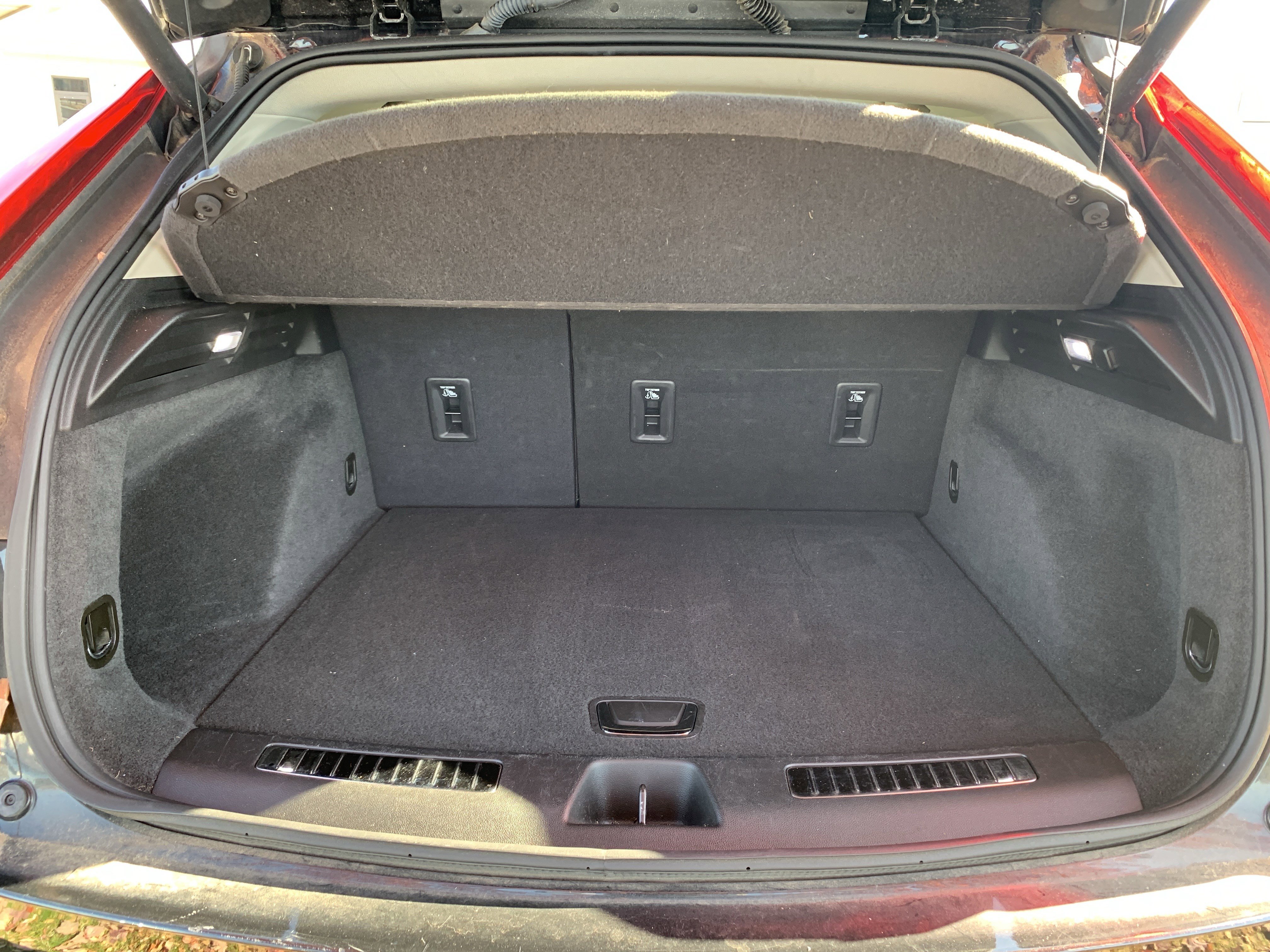 Used 2020 Cadillac XT4 Premium Luxury image 34