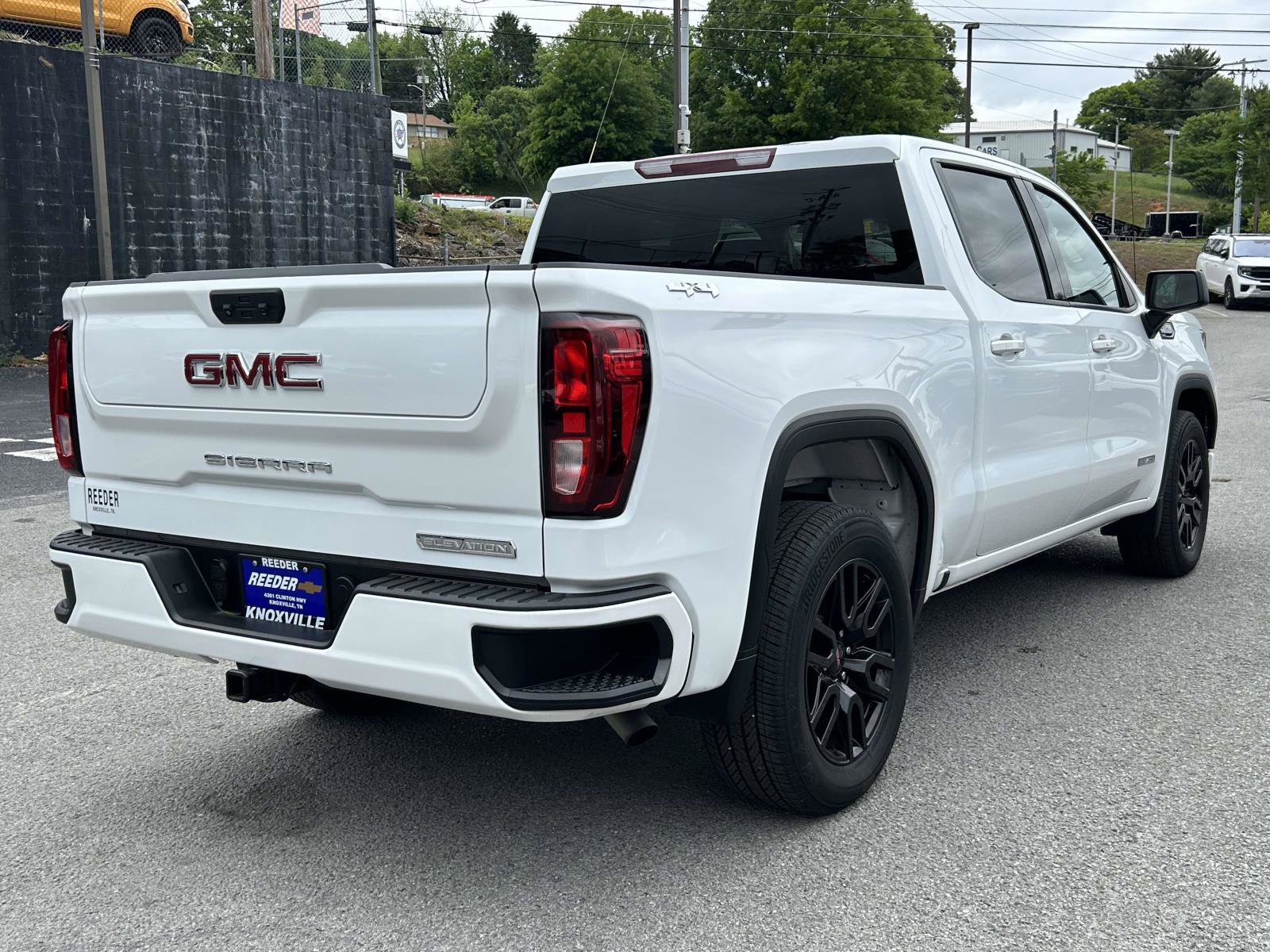 Used 2023 GMC Sierra 1500 Elevation AWD/4WD image 3