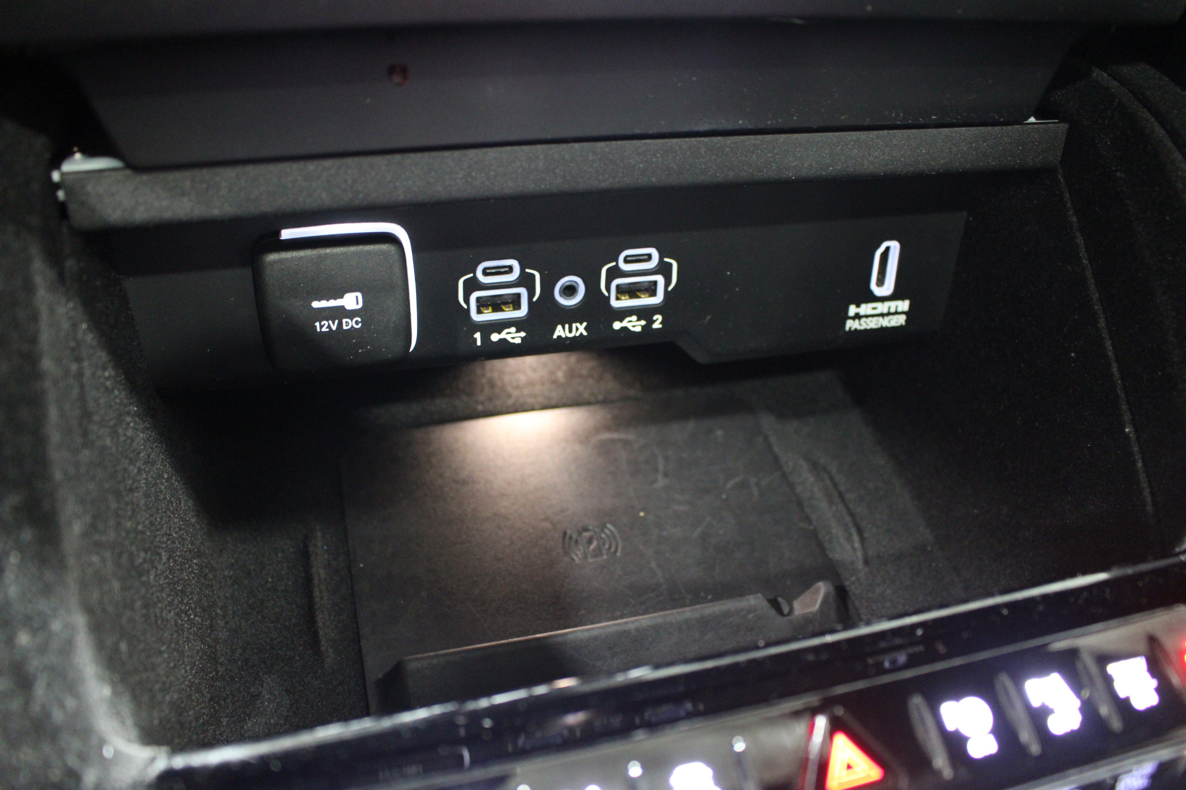 Used 2023 Jeep Grand Wagoneer Series III AWD/4WD image 19