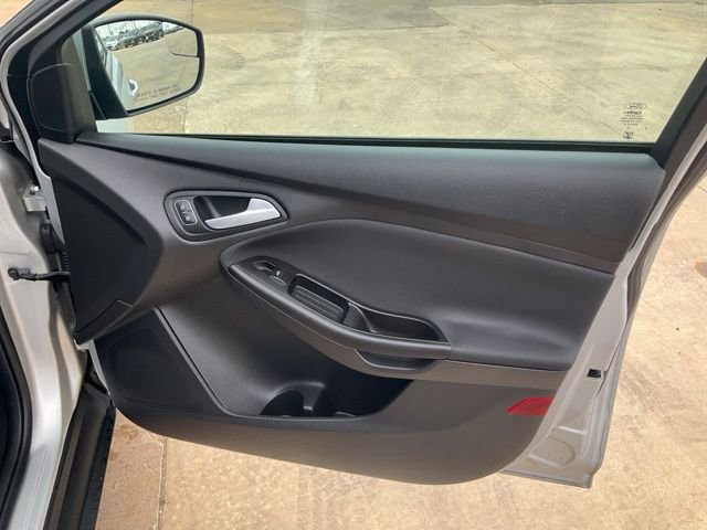 Used 2018 Ford Focus SE image 31